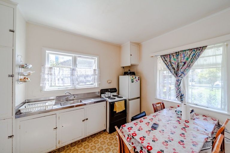 Photo of property in 9 Barker Road, Marewa, Napier, 4110