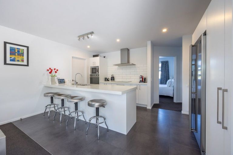 Photo of property in 43 Kingfisher Crescent, Albert Town, Wanaka, 9305