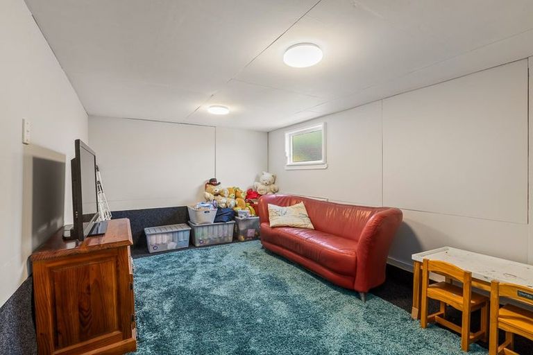 Photo of property in 58 Vodanovich Road, Te Atatu South, Auckland, 0610