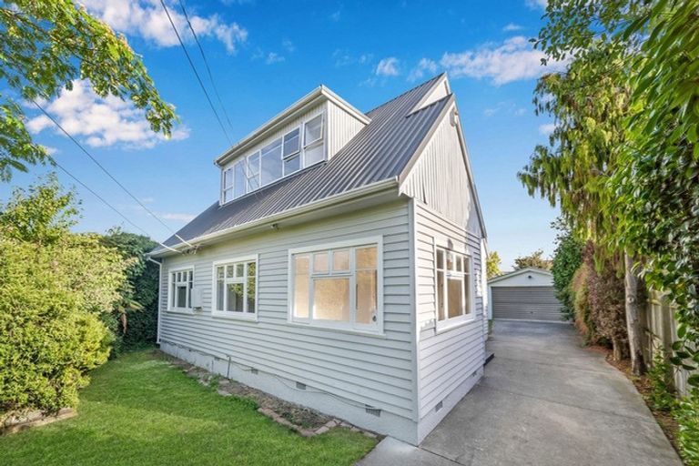 Photo of property in 15 Wittys Road, Avonhead, Christchurch, 8042