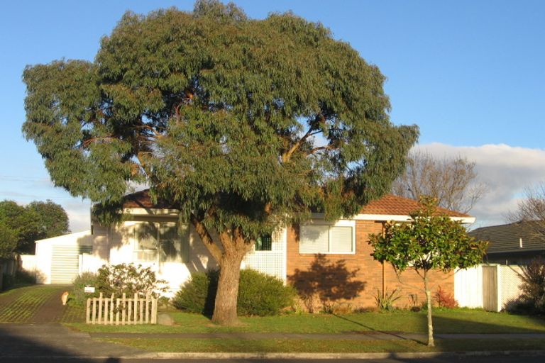 Photo of property in 54 Burswood Drive, Burswood, Auckland, 2013