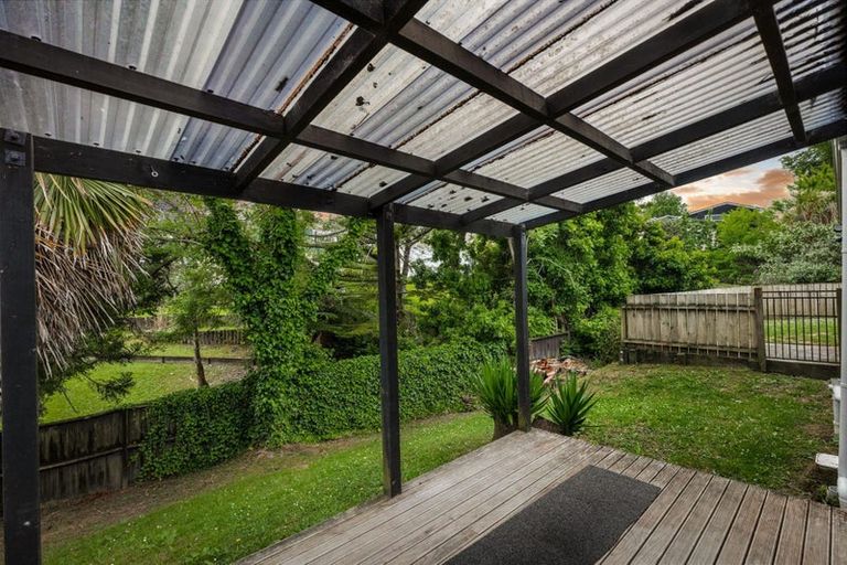 Photo of property in 15 Vina Place, Massey, Auckland, 0614