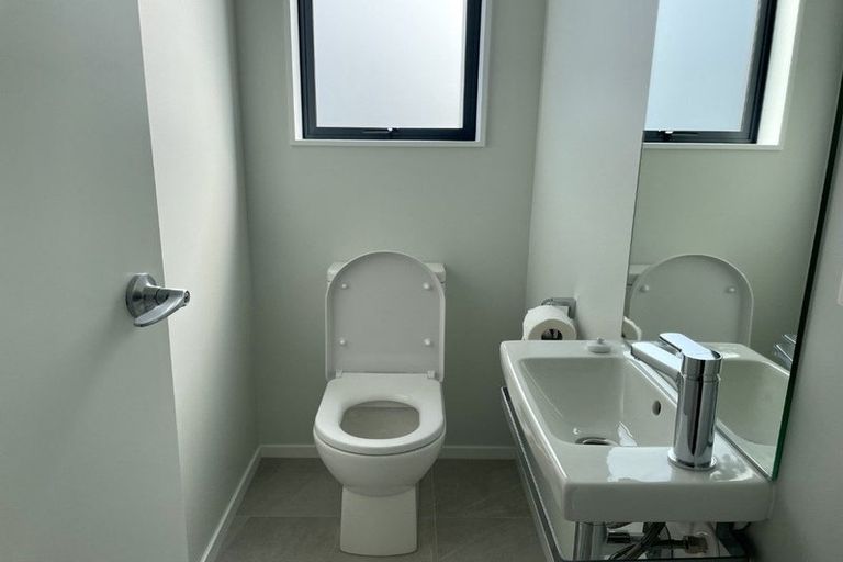 Photo of property in 49 O'meara Street, Swanson, Auckland, 0614