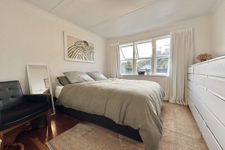 Photo of property in 10 Birdwood Road, Swanson, Auckland, 0612