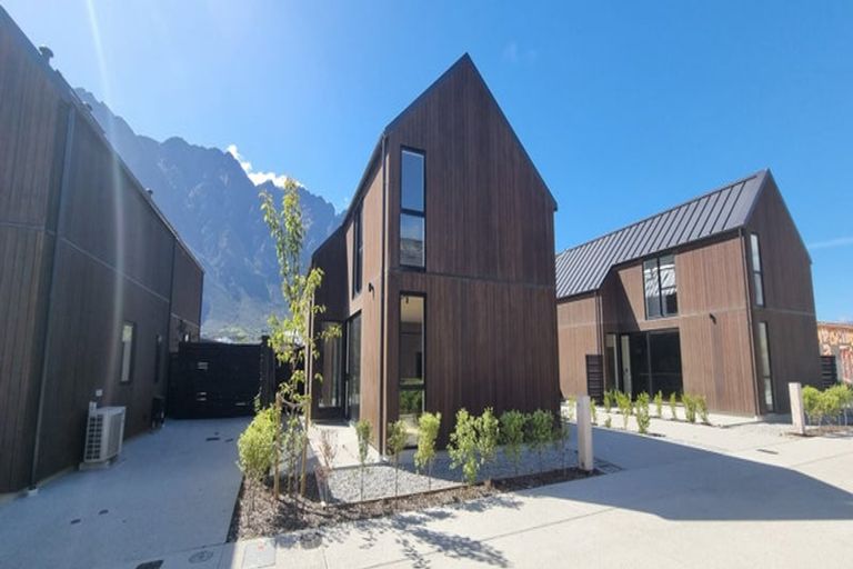 Photo of property in 3 Curvey Court, Jacks Point, 9371