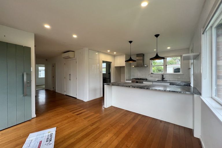 Photo of property in 2 Leander Road, Bayswater, Auckland, 0622