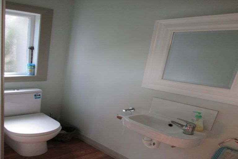 Photo of property in 28 Fortunatus Street, Brooklyn, Wellington, 6021