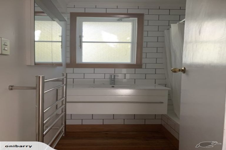 Photo of property in 7 Victory Avenue, Karori, Wellington, 6012