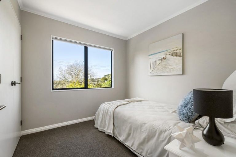 Photo of property in 22 Maori Hut Road, Red Beach, 0932