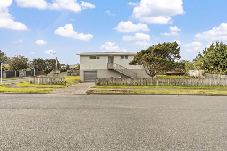 Photo of property in 19 Rangitake Drive, Spotswood, New Plymouth, 4310