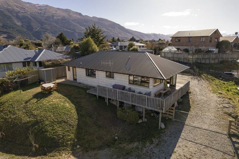 Photo of property in 8 Mary Lane, Lake Hawea, Wanaka, 9382