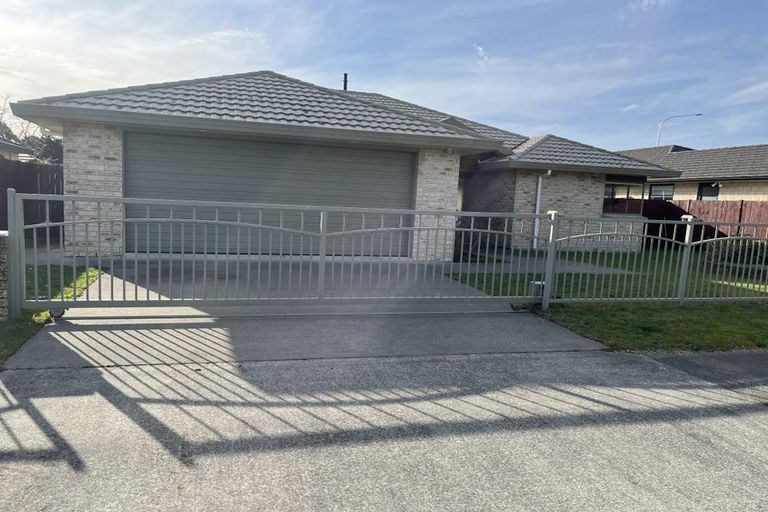 Photo of property in 51 Gandalf Crescent, Paraparaumu, 5032