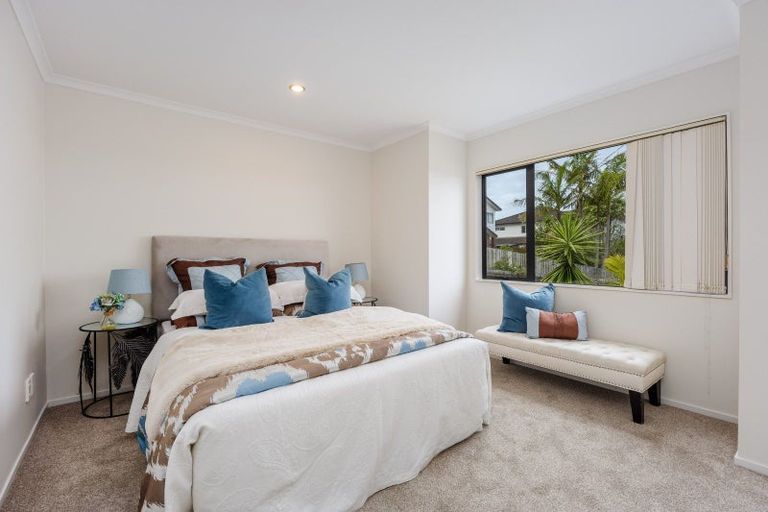 Photo of property in 8 Mulu Place, Fairview Heights, Auckland, 0632