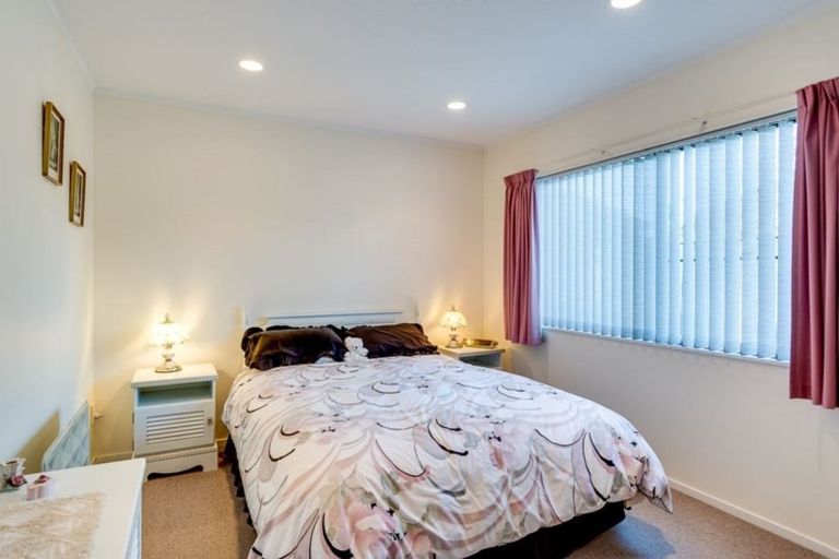 Photo of property in 4 Regent Way, Taradale, Napier, 4112