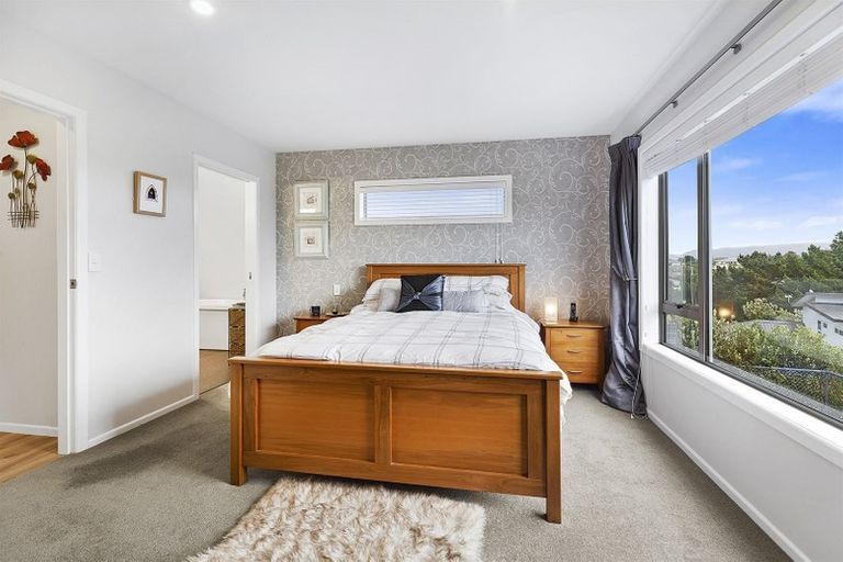 Photo of property in 58a Kahu Road, Paremata, Porirua, 5024