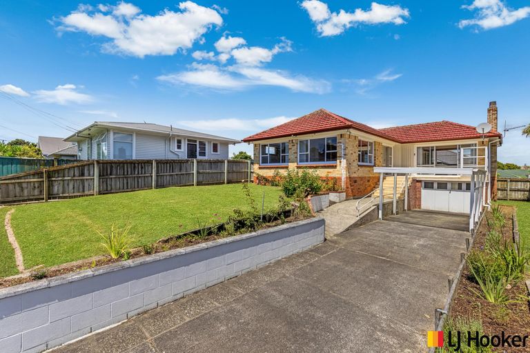 Photo of property in 61 Halver Road, Hillpark, Auckland, 2102