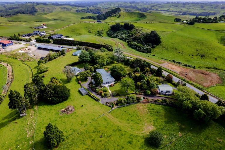 Photo of property in 839 Otaraoa Road, Tikorangi, Waitara, 4383