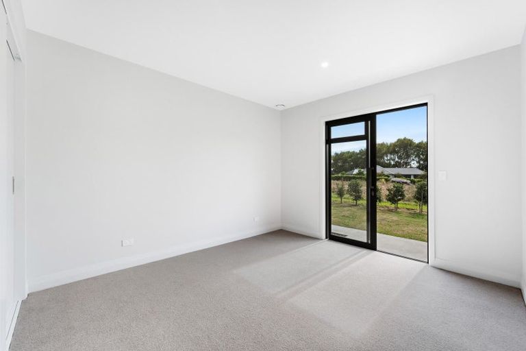 Photo of property in 22 Riverside Way, Clevedon, 2585