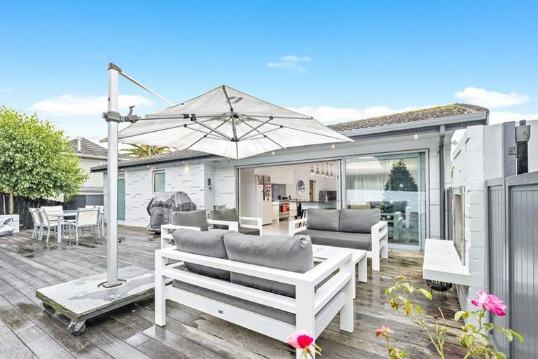Photo of property in 54 Maxwelton Drive, Mairangi Bay, Auckland, 0630