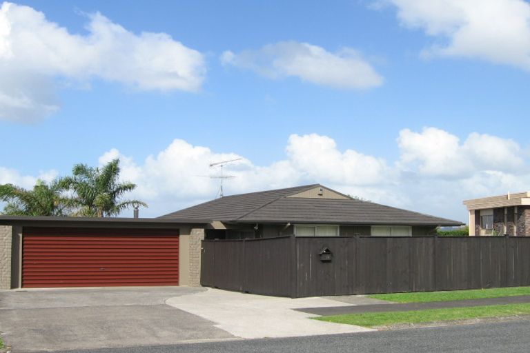 Photo of property in 18 Luton Avenue, Sunnyhills, Auckland, 2010