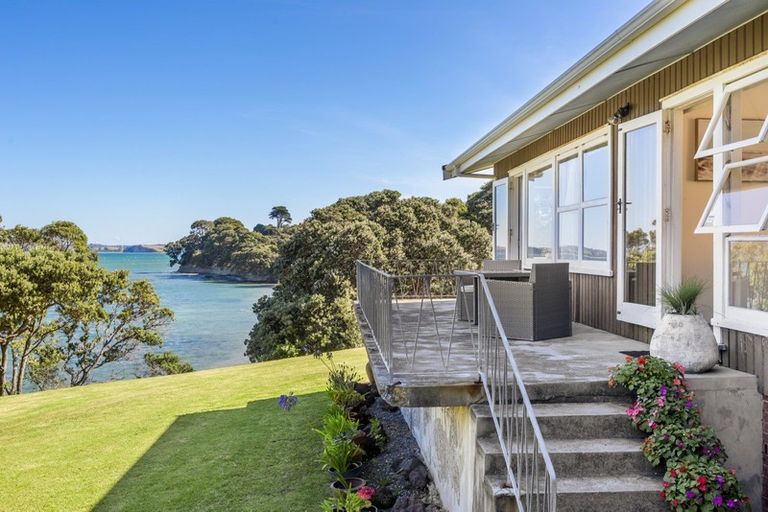 Photo of property in 899 Whangaparaoa Road, Manly, Whangaparaoa, 0930