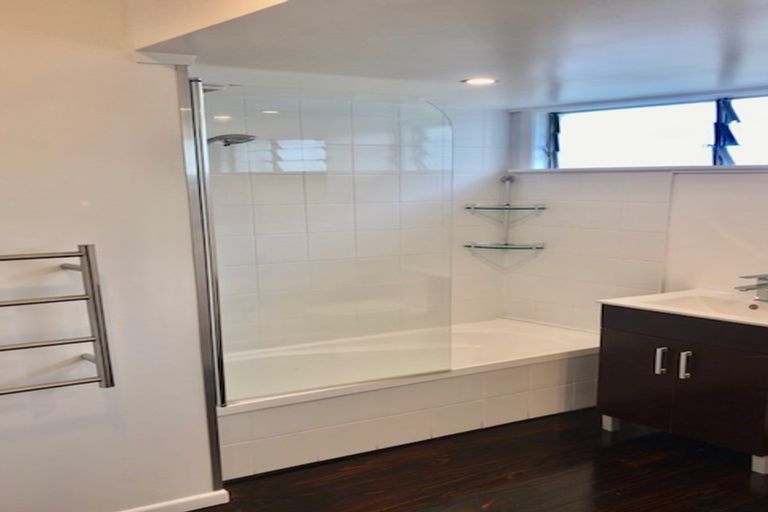 Photo of property in 2 Melba Street, Beach Haven, Auckland, 0626