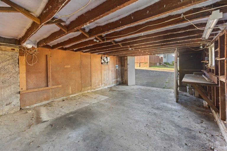 Photo of property in 15 York Crescent, Westown, New Plymouth, 4310