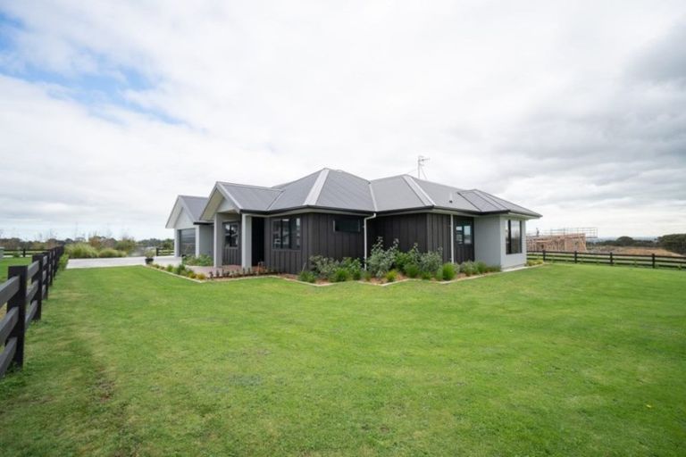 Photo of property in 30 Westwood Drive, Aokautere, Palmerston North, 4471