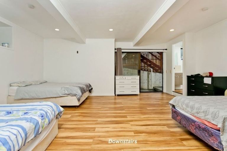 Photo of property in 1/17 Tetrarch Place, Totara Vale, Auckland, 0629