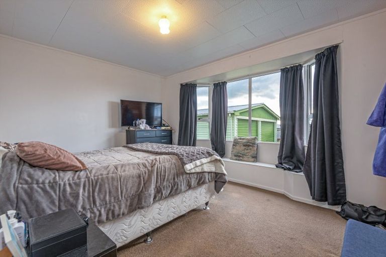 Photo of property in 80 Hedges Street, Sanson, 4817