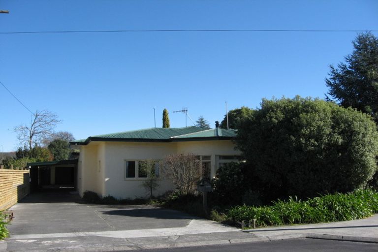 Photo of property in 2 Plassey Street, Havelock North, 4130