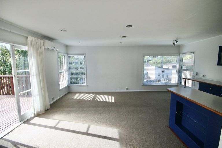 Photo of property in 10 Saffron Street, Birkdale, Auckland, 0626
