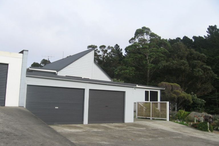 Photo of property in 2 Discovery Drive, Whitby, Porirua, 5024