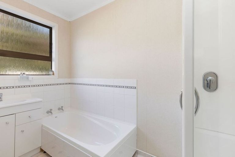 Photo of property in 72 Waddington Drive, Naenae, Lower Hutt, 5011