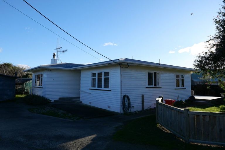 Photo of property in 9 Iti Street, Otaki, 5512