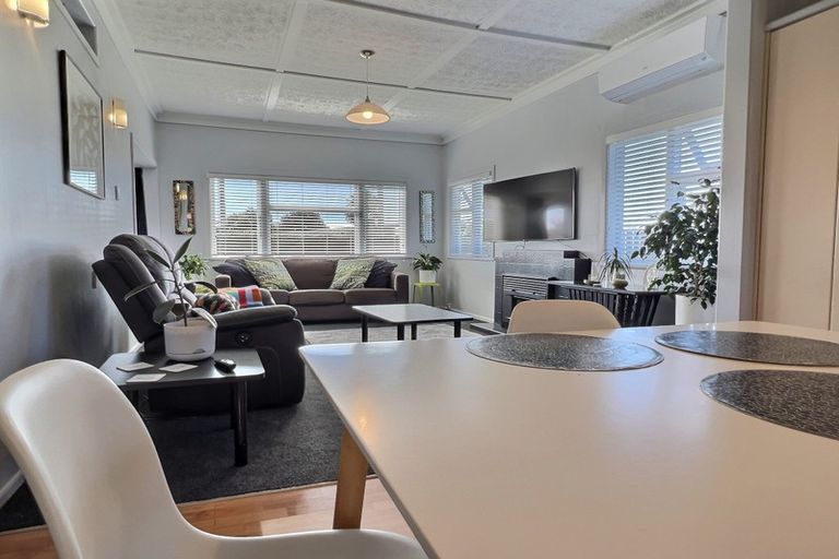 Photo of property in 82 Ferry Road, Clive, 4102