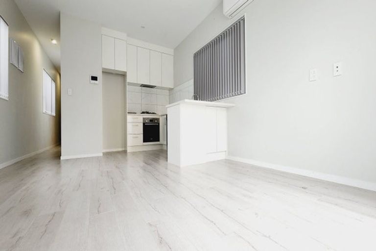 Photo of property in 27 Matakohe Road, Westgate, Auckland, 0814