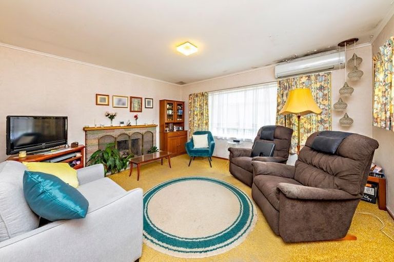 Photo of property in 44 Wedgwood Avenue, Mangere East, Auckland, 2024