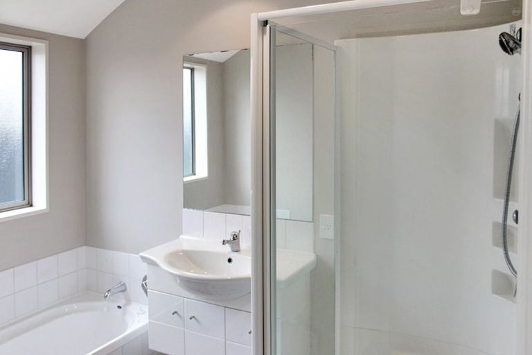 Photo of property in 8 Okuku Place, Hei Hei, Christchurch, 8042