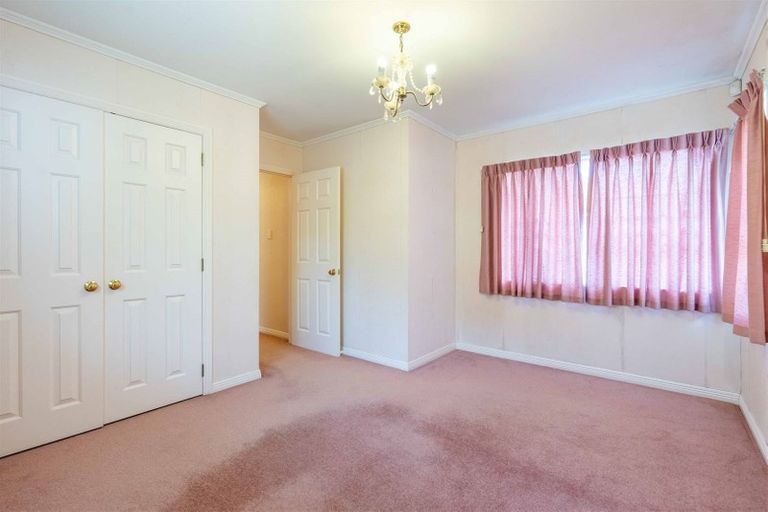 Photo of property in 14 Javelin Place, West Harbour, Auckland, 0618