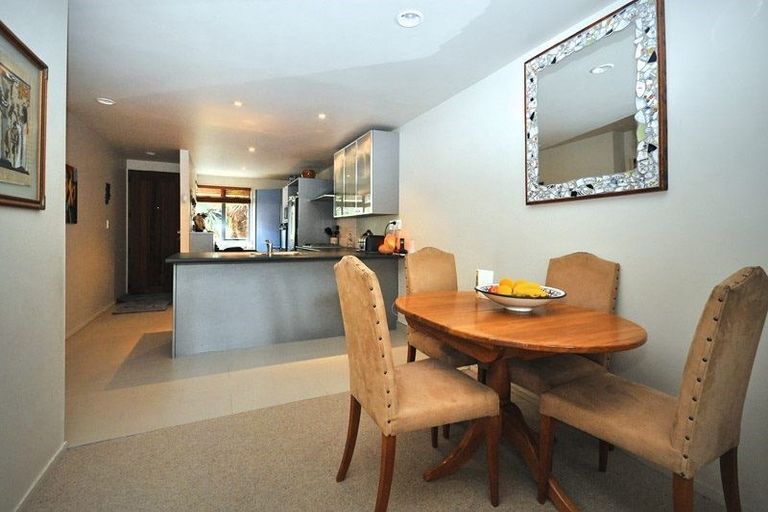 Photo of property in 8/12 Pannill Place, Oteha, Auckland, 0632