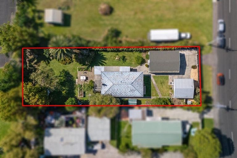 Photo of property in 7 Parakai Avenue, Parakai, 0830