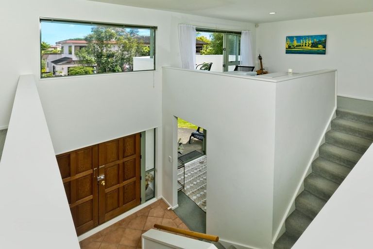 Photo of property in 2/362 East Coast Road, Sunnynook, Auckland, 0630