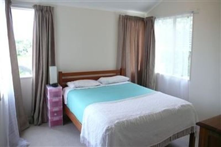 Photo of property in 1/20 Webb Place, Forrest Hill, Auckland, 0620