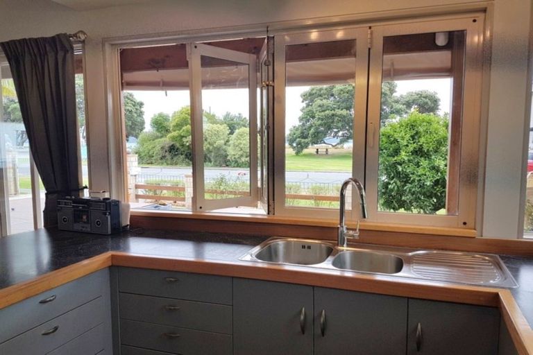 Photo of property in 141 Marsden Bay Drive, One Tree Point, 0118