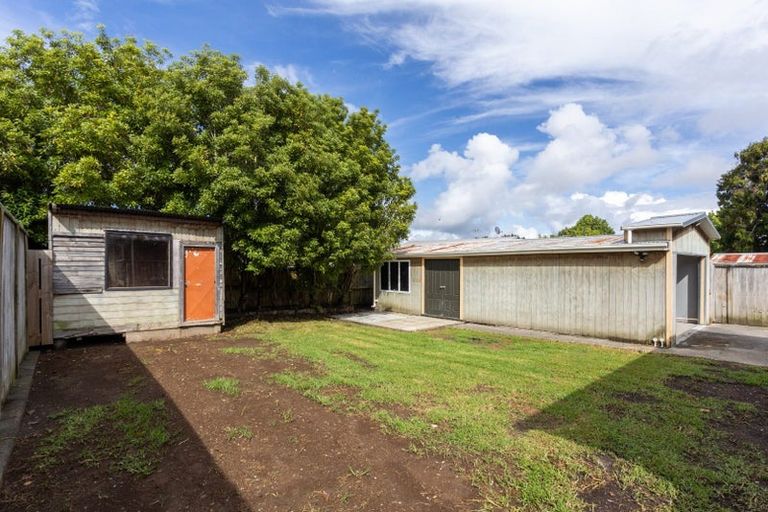 Photo of property in 18 Garelja Road, Henderson, Auckland, 0612