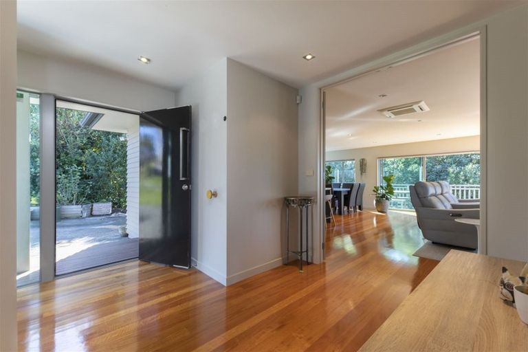 Photo of property in 317a Glenfield Road, Glenfield, Auckland, 0629