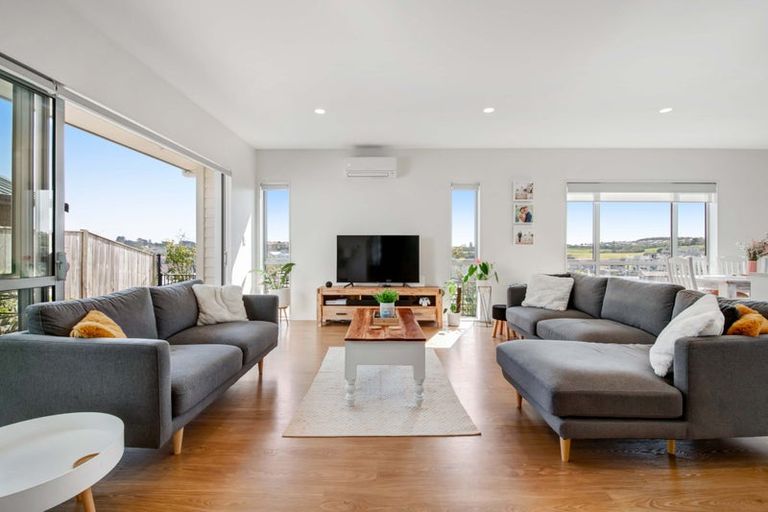 Photo of property in 10 Kiwa Crescent, Gulf Harbour, Whangaparaoa, 0930