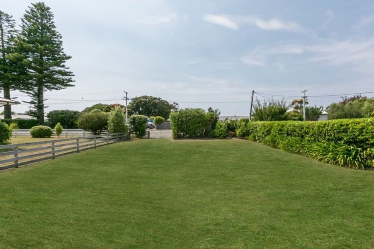 Photo of property in 24 Airini Road, Waimarama, 4294