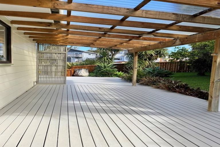 Photo of property in 64 Tamahere Drive, Glenfield, Auckland, 0629